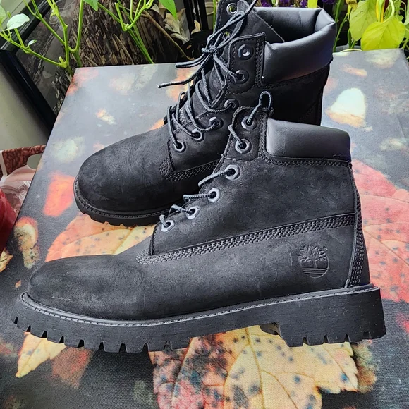Timberland | Shoes | Timberland Mens Black Boots | Poshmark display picture 1